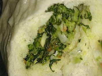雪菜包子內餡很溫暖實在^_^料很豐富^_^ 800022552