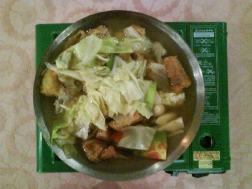 火鍋:附贈白飯(食材豐富 份量相當大 味道非常地美味) 800002681