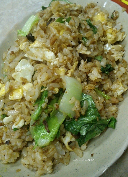 蛋炒飯50元,有小白菜,炒得很香的香菇丁
and黑胡椒調味~事先說了不要家香椿!!
忘記拍菜單!
早點去吃,想好好充容的吃飯,
800042361