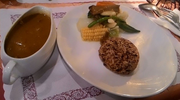 印度咖哩餐(300元)的主菜 800023344