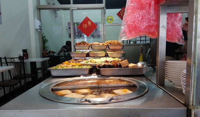 臭豆腐與各式滷味 800058923