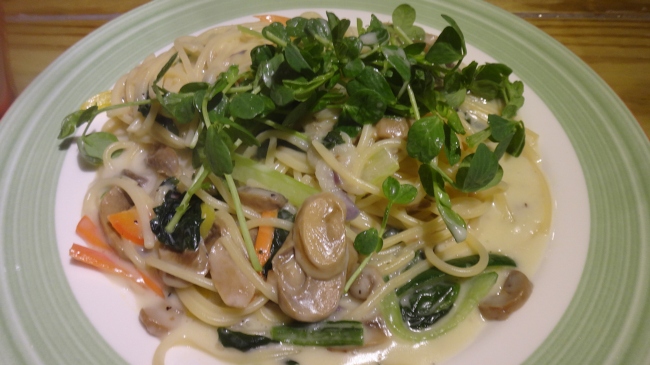奶油蘑菇菠菜義大利麵 800030001