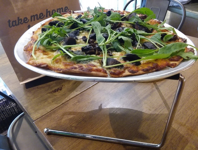 青醬蘑菇芝麻菜薄餅 800070284