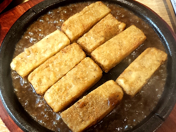 黑椒香芋,吃了才知道裡面竟是美味的芋頭,這道菜我在台灣也沒吃過。 800048870