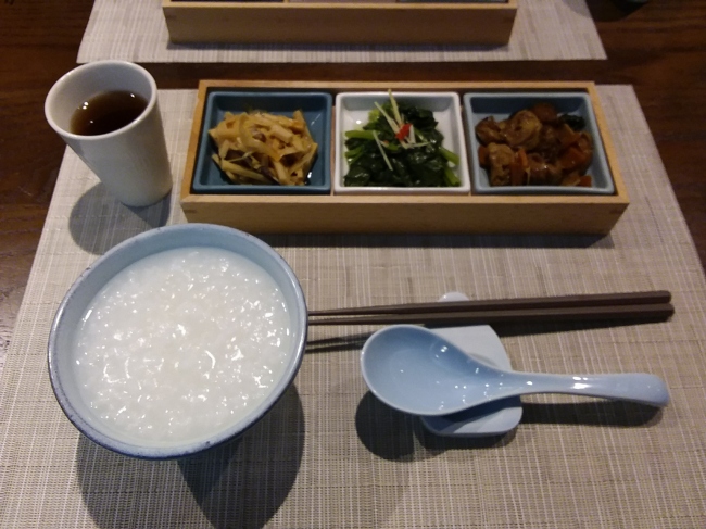 早餐-清粥小菜(稀飯可續碗/費用投隨喜筒) 800050556